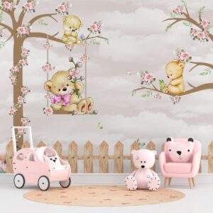 Ilustração infantil de ursinhos brincando em um jardim florido, com balanço, árvores decoradas com flores e uma cerca de madeira.