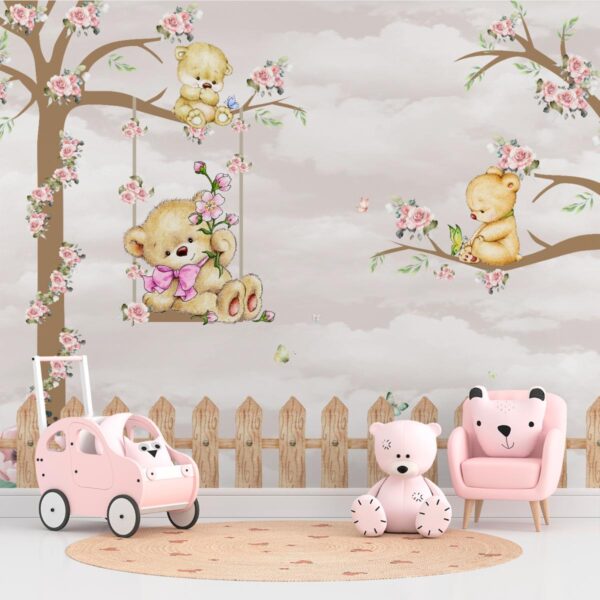 Ilustração infantil de ursinhos brincando em um jardim florido, com balanço, árvores decoradas com flores e uma cerca de madeira.