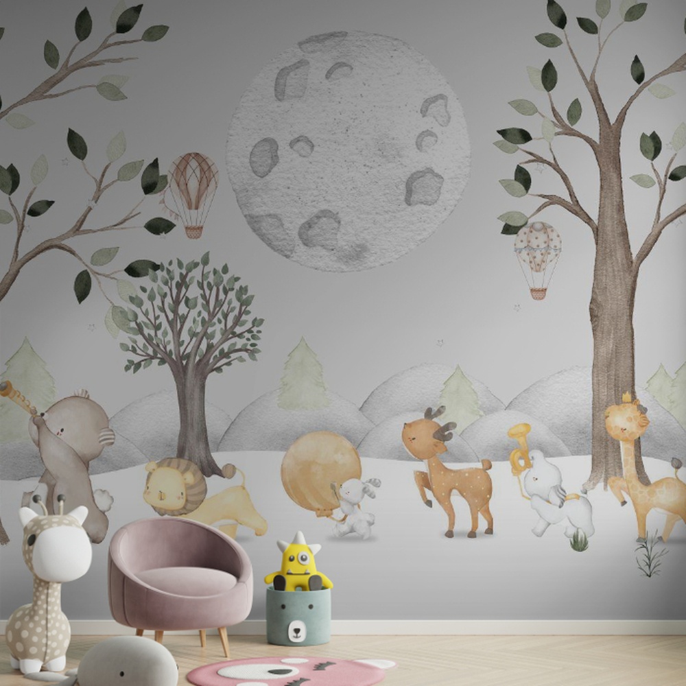 Papel de parede infantil com bichinhos em uma paisagem encantadora, com tons neutros e detalhes aquarelados.