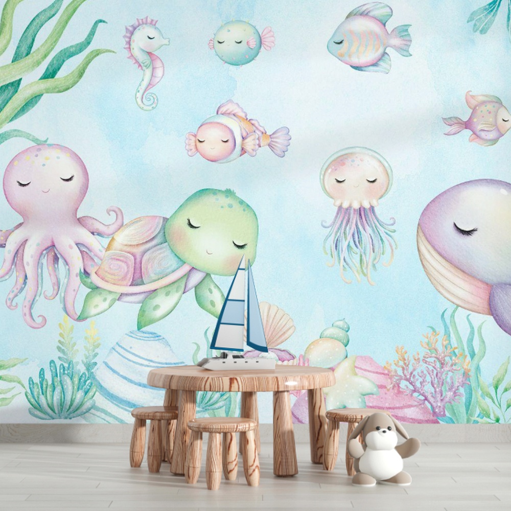 Ilustração delicada de animais marinhos fofos, incluindo tartaruga, polvo, baleia e peixes, em tons pastel sob um fundo azul aquarelado.