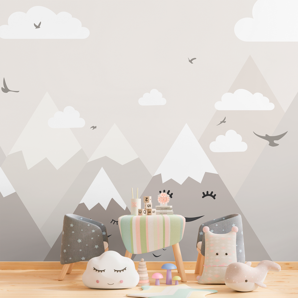 Papel de parede montanhas sorridentes em tons neutros para quarto infantil.