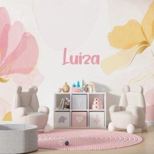 Papel de parede personalizado com nome Luiza, flores delicadas e tons suaves.