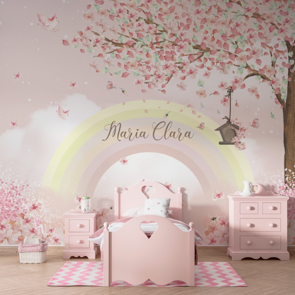 Painel decorativo em tons pastel com uma árvore florida, passarinhos e arco-íris delicado.