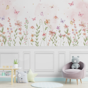 Papel de parede infantil com flores aquareladas, borboletas e rodameio clássico branco.