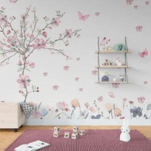 Papel de parede infantil com galho florido, borboletas delicadas e jardim aquarelado.