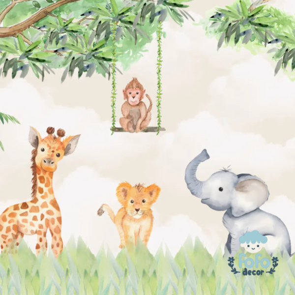 Painel decorativo safari com animais fofos em meio à natureza, folhas verdes e um balanço suspenso.