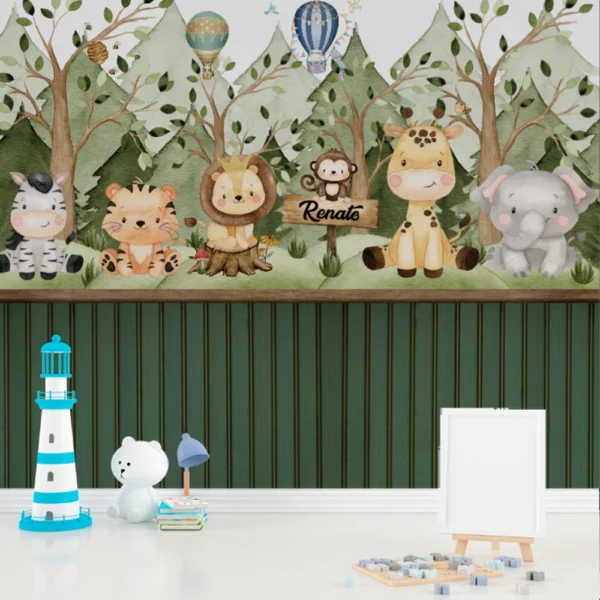Papel de parede infantil com animais da selva, fundo verde e nome "Renato" personalizado.